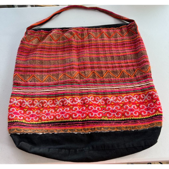 J.P. & Mattie Shoulder Bag Large Pink And Red Geometric Design Zipper Closure - Picture 1 of 10